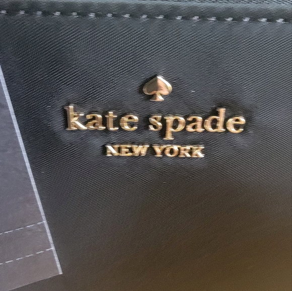 NWT*Kate Spade chelsea medium wristlet pouch Bag - Picture 2 of 9